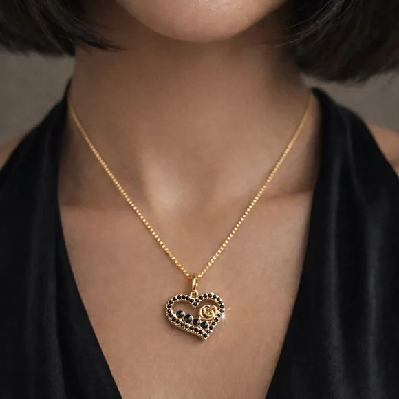 AUTHENTIC GUCCI SIGNED HEART NECKLACE-BLACK STONE CHARM-18kPLATED CHAIN ELEGANT - Picture 3 of 5